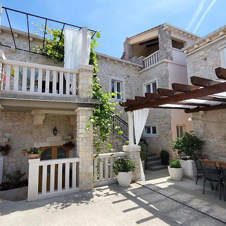 Stone House Apartment Didini Dvori Lumbarda Esterno foto