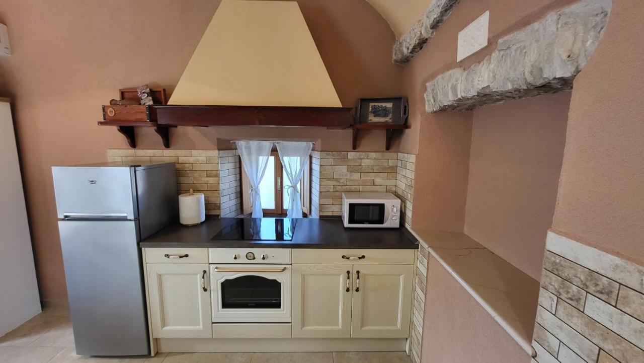 Stone House Apartment Didini Dvori Lumbarda Esterno foto