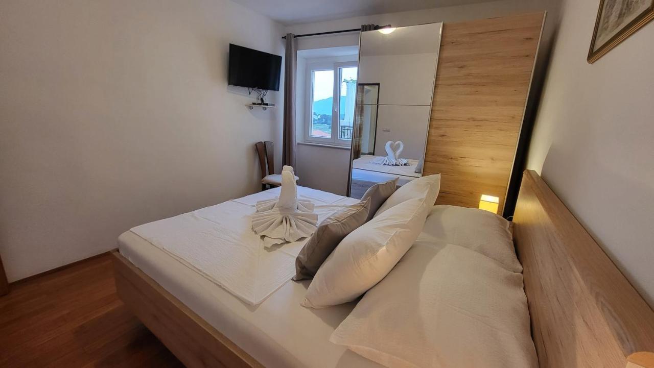 Stone House Apartment Didini Dvori Lumbarda Esterno foto