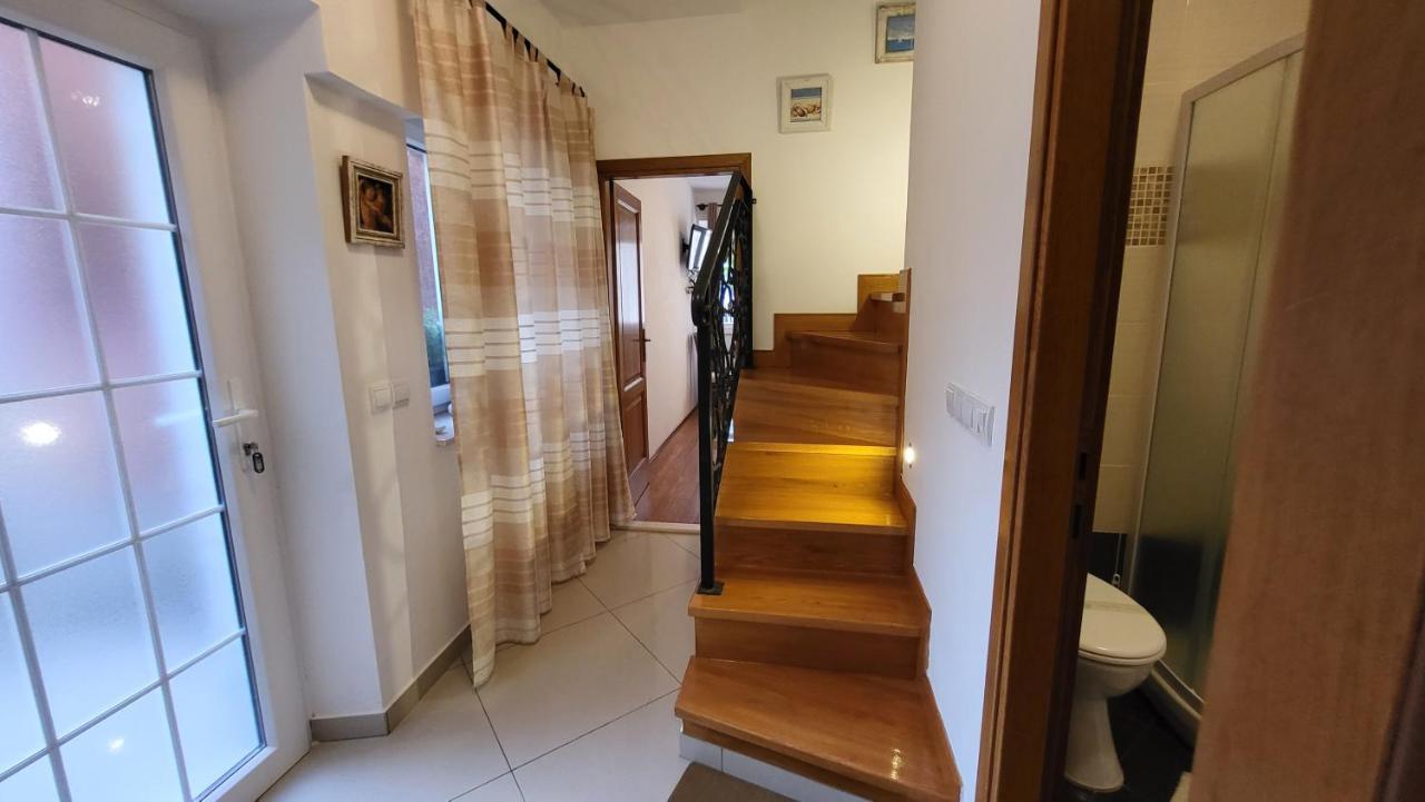 Stone House Apartment Didini Dvori Lumbarda Esterno foto