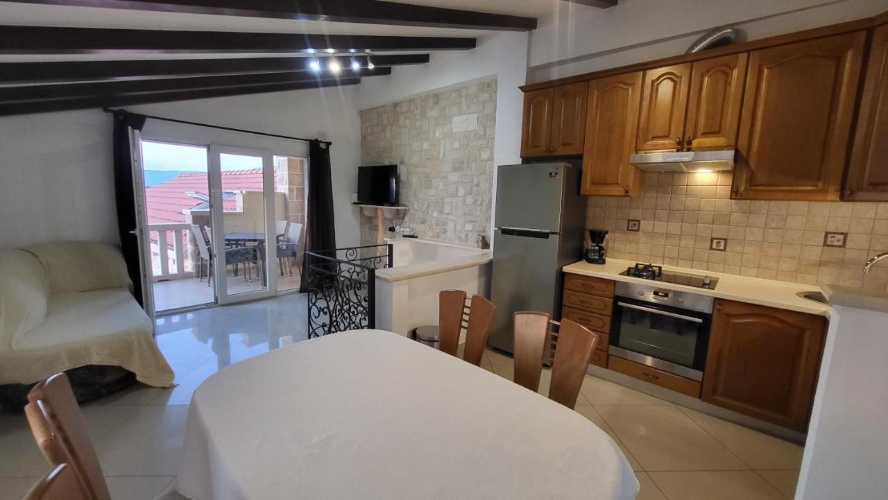 Stone House Apartment Didini Dvori Lumbarda Esterno foto