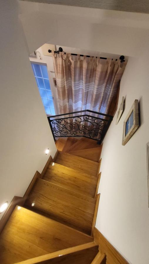 Stone House Apartment Didini Dvori Lumbarda Esterno foto