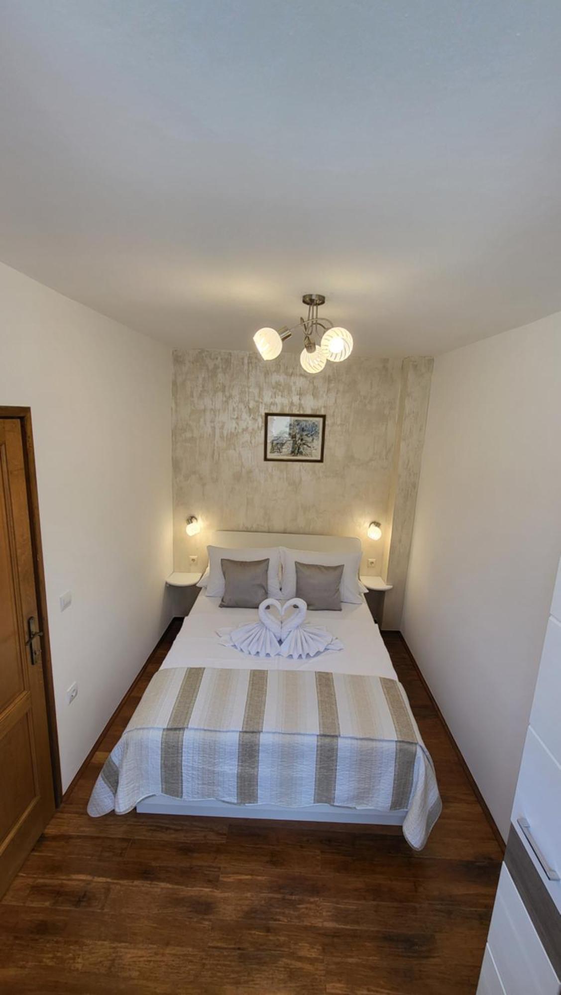 Stone House Apartment Didini Dvori Lumbarda Camera foto
