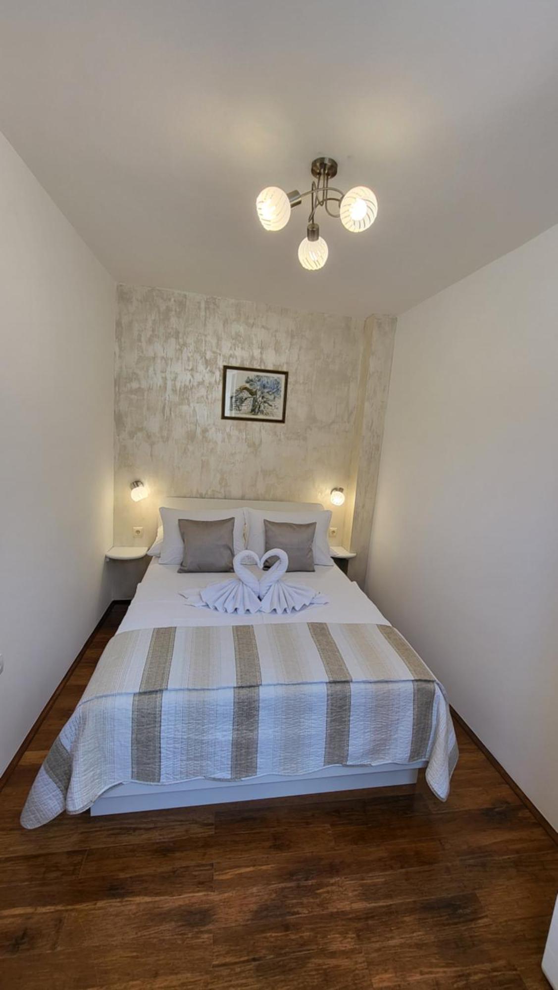 Stone House Apartment Didini Dvori Lumbarda Esterno foto
